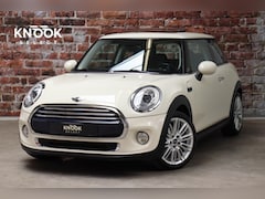 MINI Cooper - Hatchback Chili Serious Business 3 deurs / Navigatiesysteem Professional / Sportstoelen /