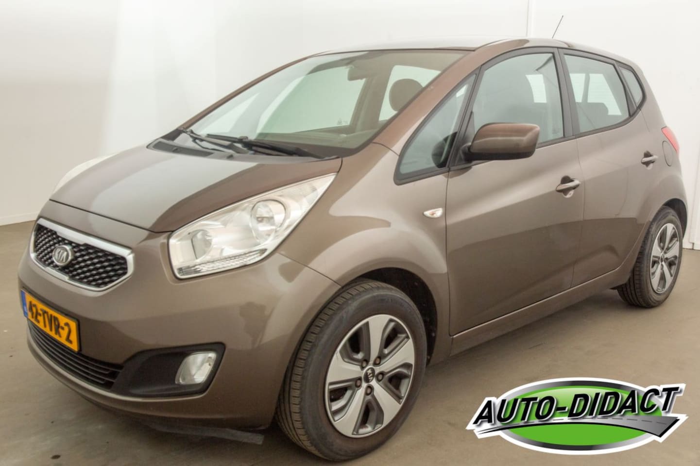 Kia Venga - 1.4 CVVT Navi Airco Plus Pack - AutoWereld.nl