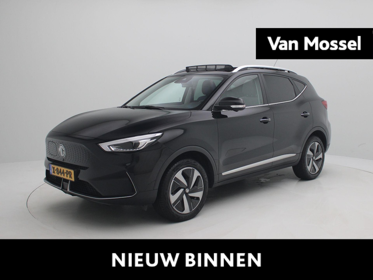 MG ZS - Standard Range Luxury 50 kWh | Apple Carplay/Android Auto | Leder | Panoramadak | Stoelver - AutoWereld.nl