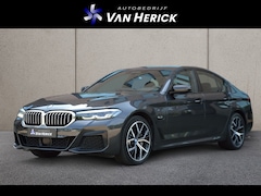 BMW 5-serie - 530e M-Sport | Shadow Line | ACC | Sfeerverlichting | Stoelen/Stuur verwarmd