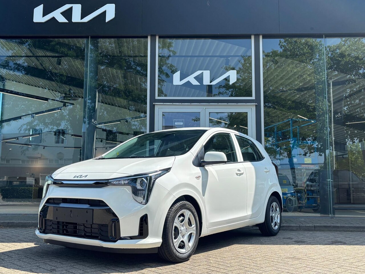 Kia Picanto - 1.0 GDi DynamicLine - VOORRAAD, SNEL LEVERBAAR - | Airco | Camera | Navigatie | Bluetooth - AutoWereld.nl