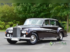 Rolls-Royce Phantom - V James Young