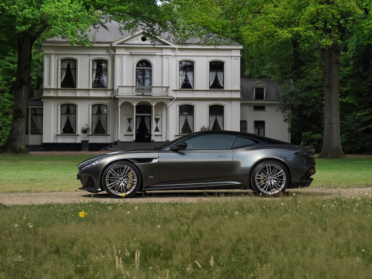 Aston Martin DBS - 5.2 V12 Superleggera | NL auto | Carbon pack - AutoWereld.nl