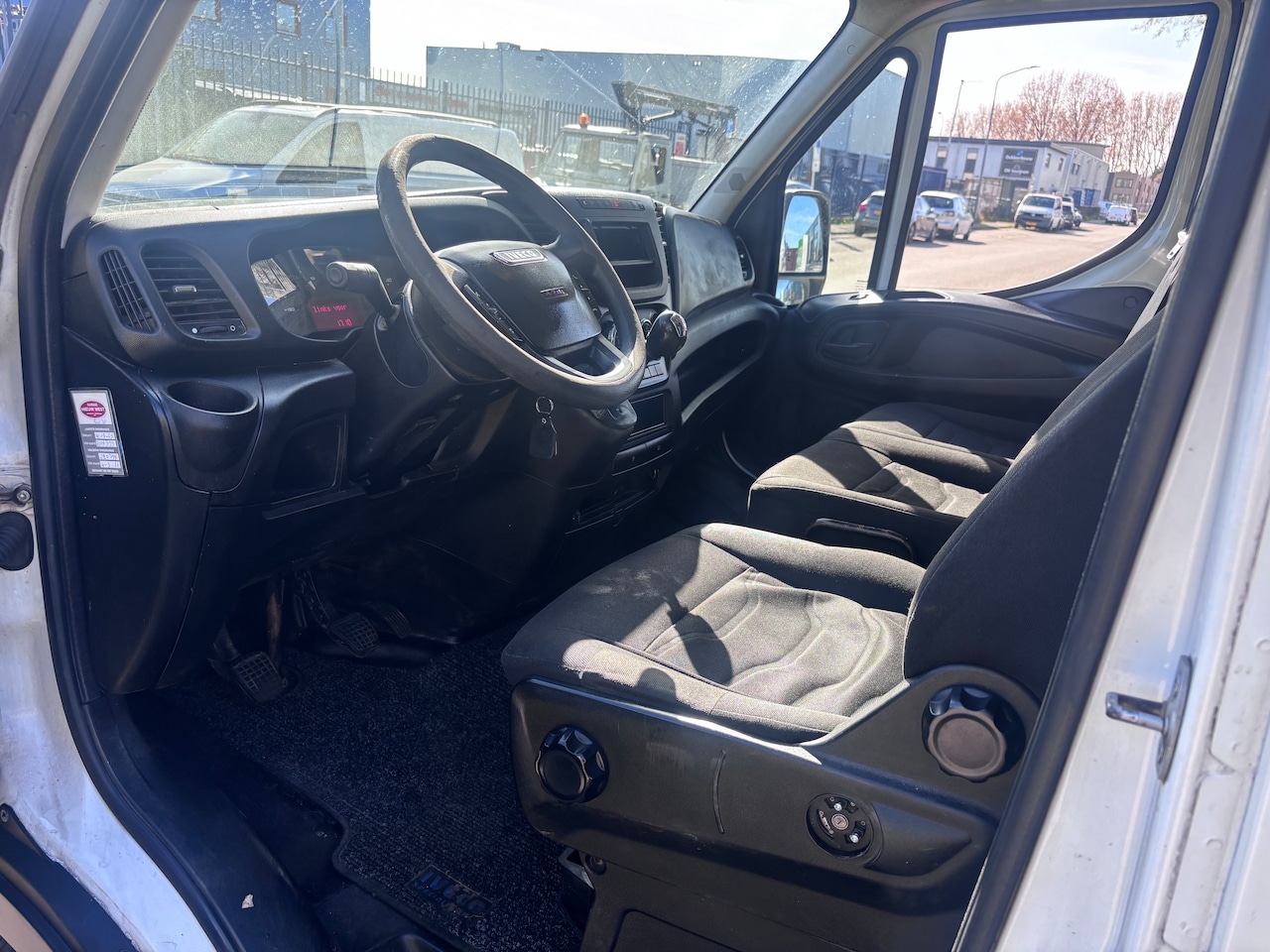 Iveco Daily - 35S15V 2.3 352 H1 Trekhaak 3500 kg! Airco L2H2