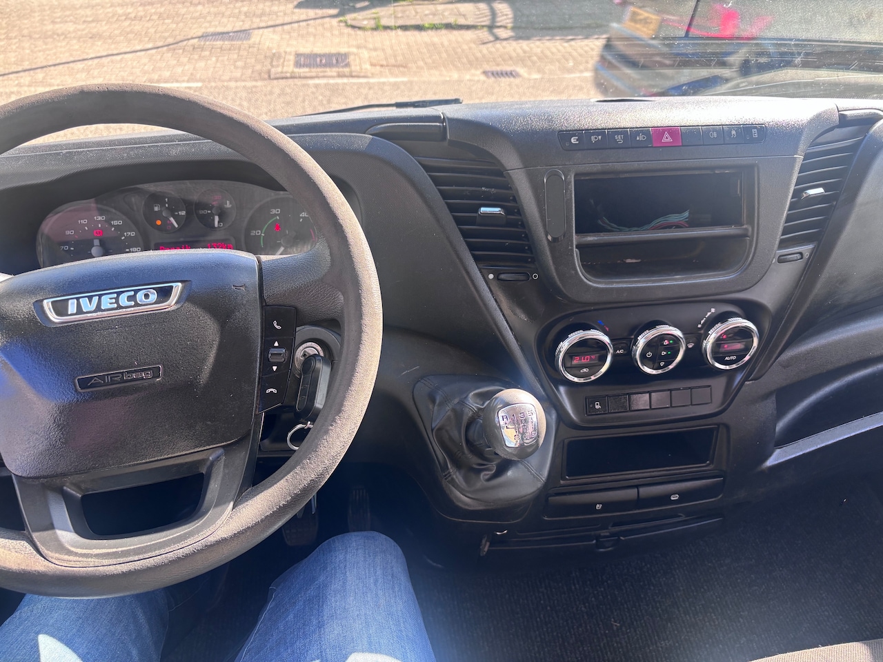 Iveco Daily - 35S15V 2.3 352 H1 Trekhaak 3500 kg! Airco L2H2