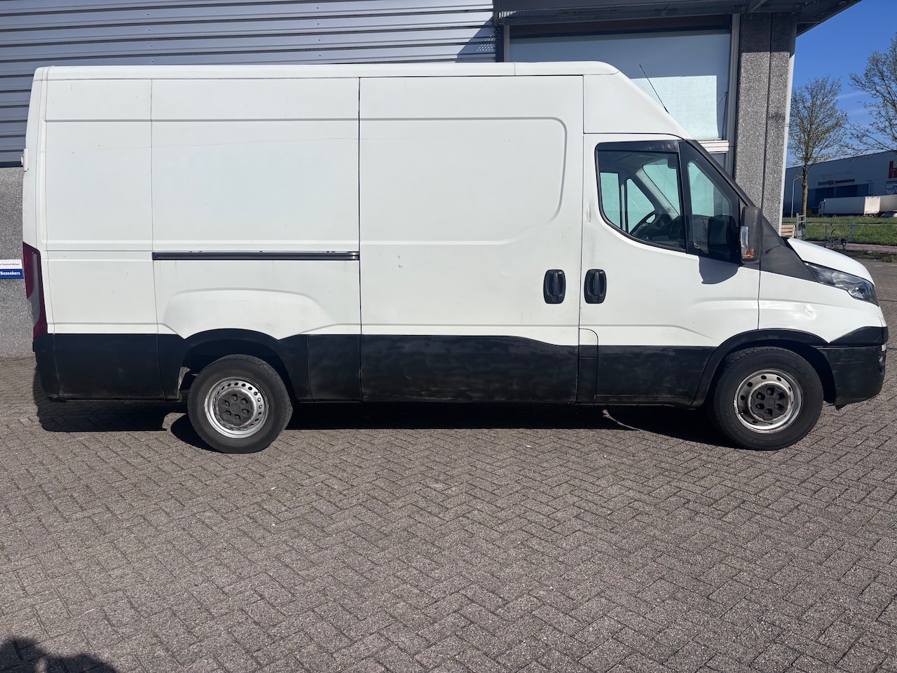 Iveco Daily - 35S15V 2.3 352 H1 Trekhaak 3500 kg! Airco L2H2