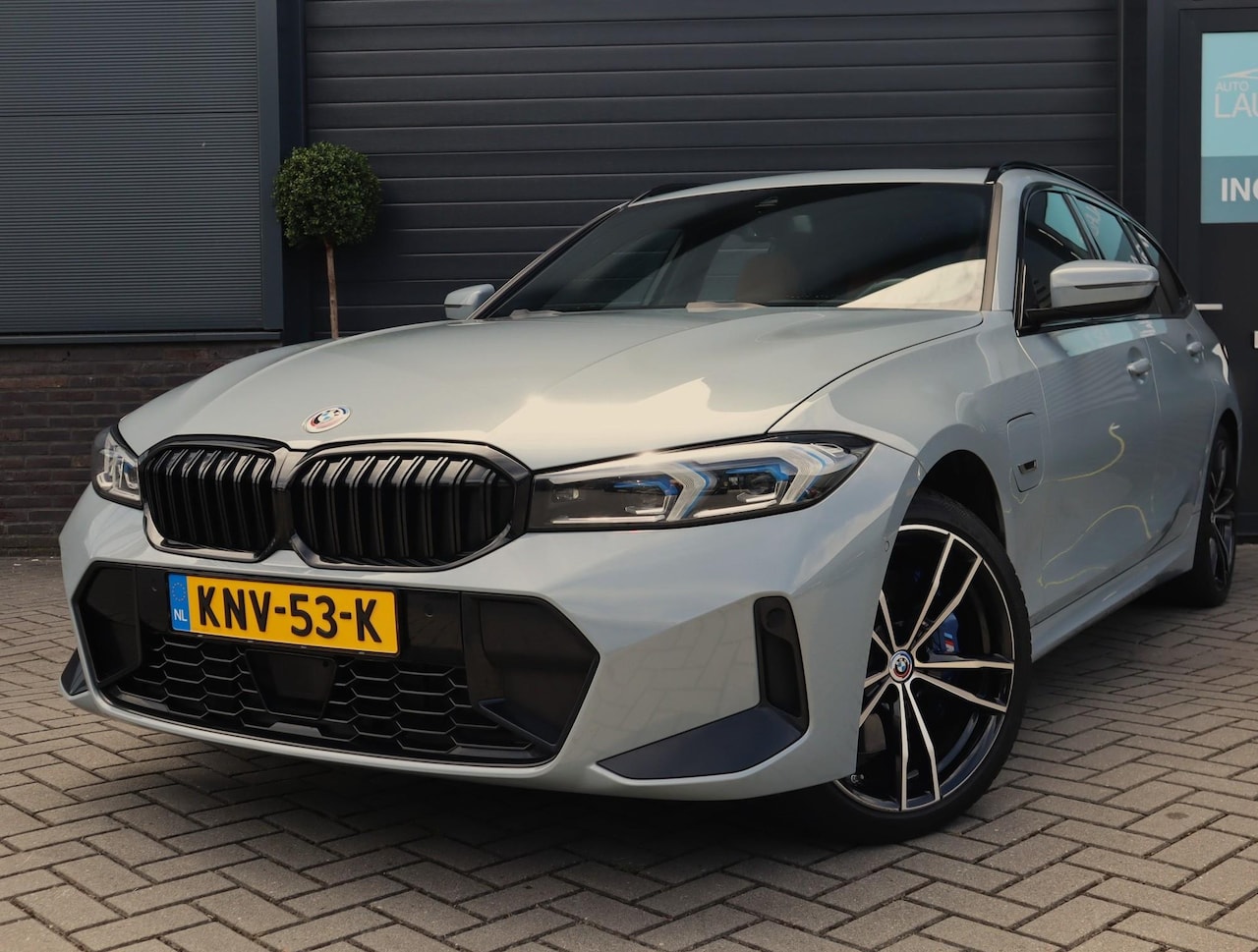 BMW 3-serie Touring - 330e xDrive M Sport | Pano | Memory | Trekhaak | Laser | ACC | BLIS | Leer | HUD - AutoWereld.nl