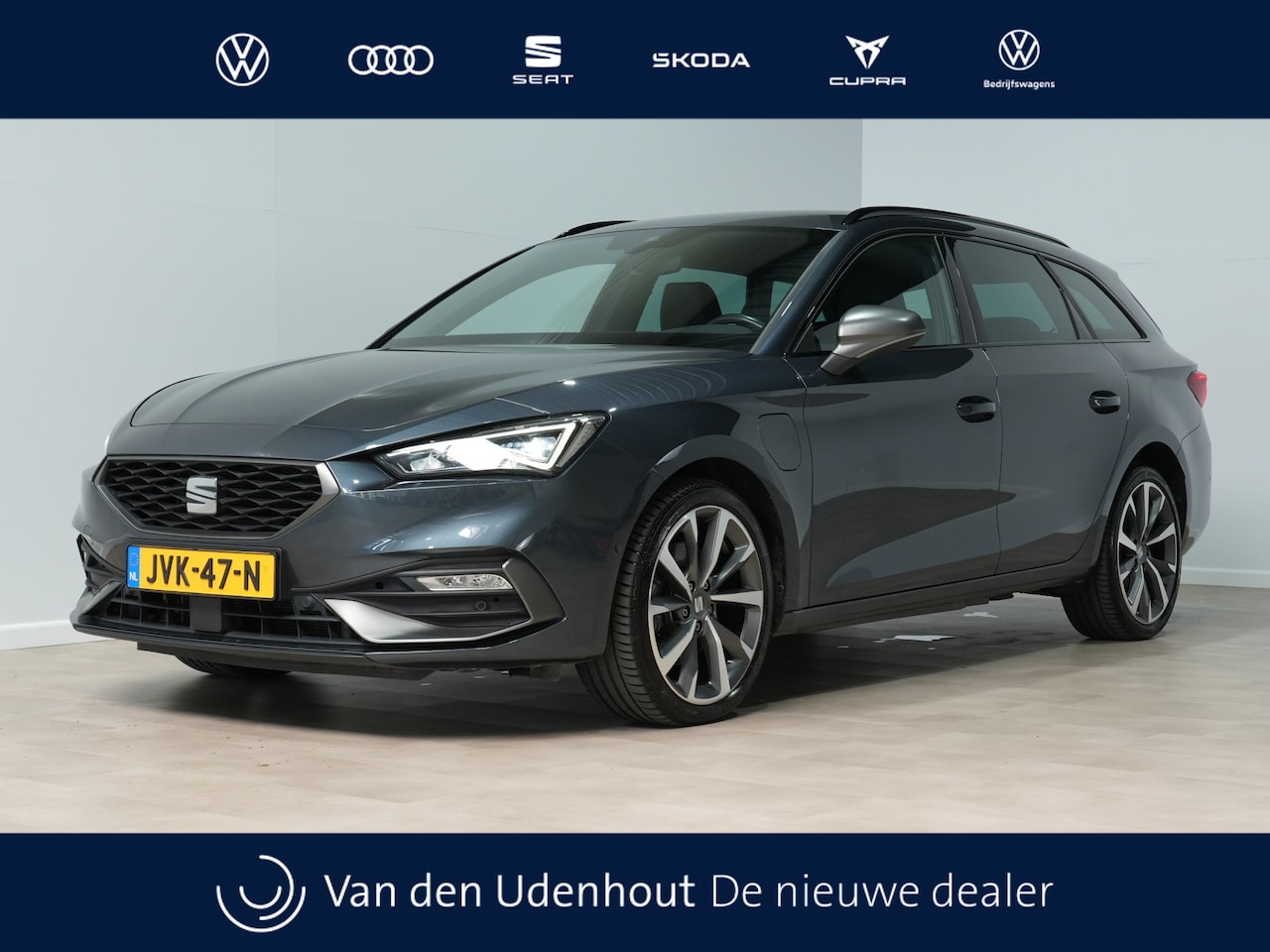 SEAT Leon Sportstourer - 1.4 TSI eHybrid PHEV FR Navigatie Achteruirijcamera 267 - AutoWereld.nl