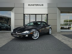 Jaguar XKR - 4.0 V8 Convertible | Verwarmde voorstoelen | Cruise control |