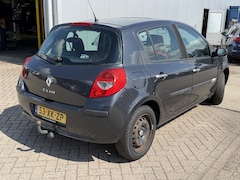 Renault Clio - 1.2-16V Rip Curl | Nieuw Binnen | Lees Tekst | Zo Mee | Read Text