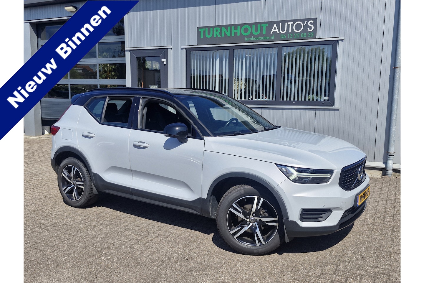 Volvo XC40 - T3 R-Design elektrisch verstelb. stoel | Intelli safe | elektr. haak | camera | - AutoWereld.nl