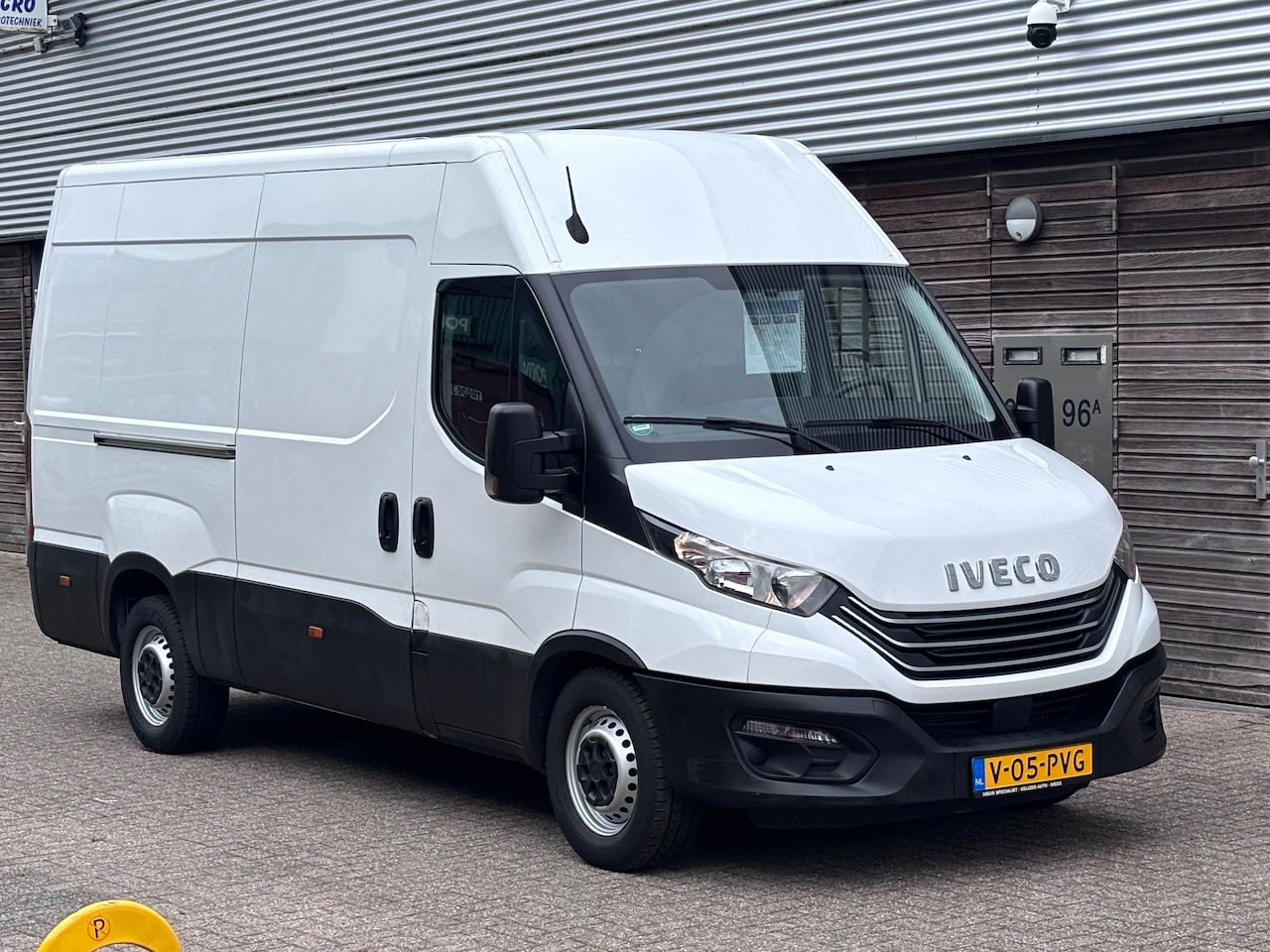 Iveco Daily - 35S16V 2.3 352L H2 L1H1 AHG 3500 kg