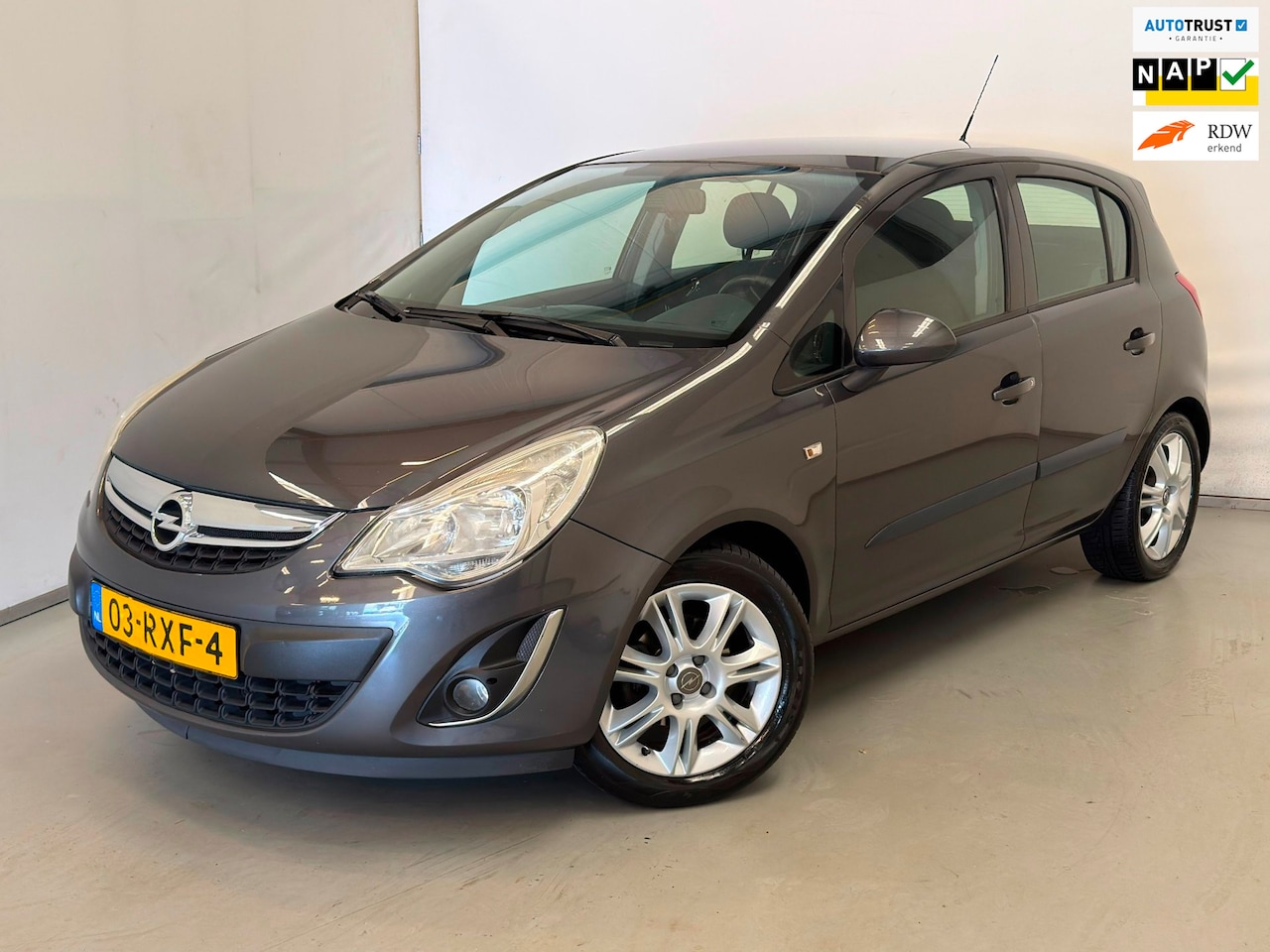 Opel Corsa - 1.2-16V Edition / NL-auto / Airco / LM velgen - AutoWereld.nl