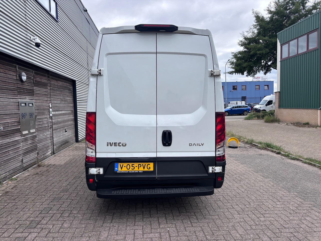Iveco Daily - 35S16V 2.3 352L H2 L1H1 AHG 3500 kg