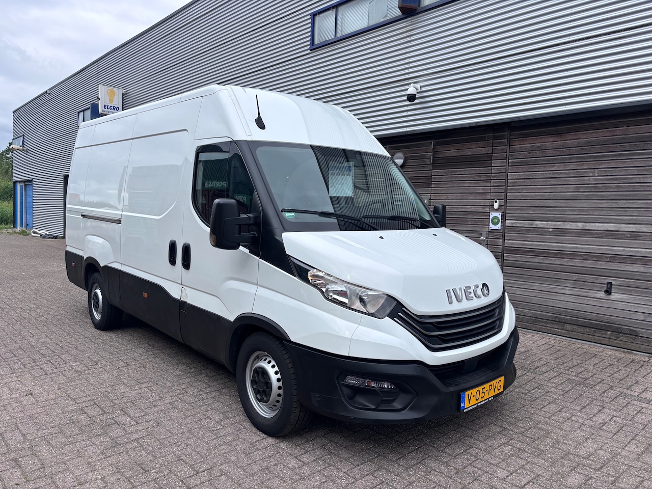 Iveco Daily - 35S16V 2.3 352L H2 L1H1 AHG 3500 kg