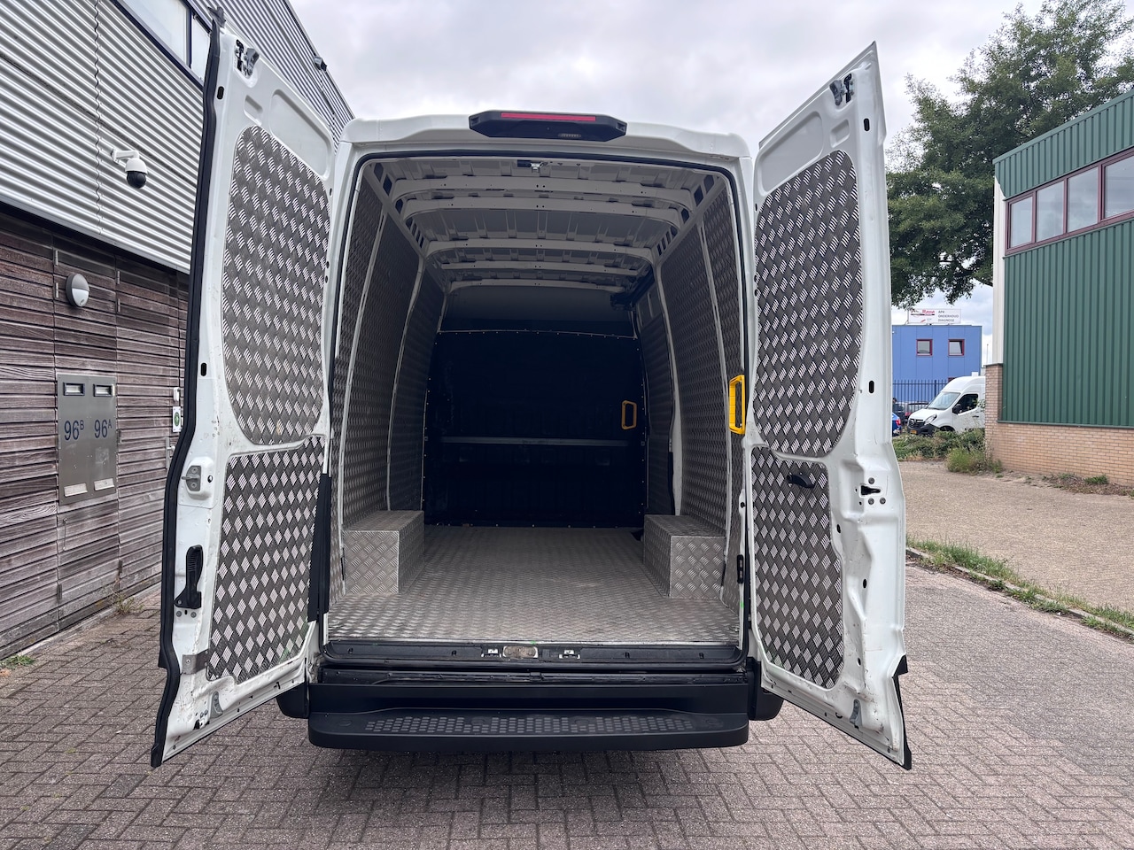 Iveco Daily - 35S16V 2.3 352L H2 L1H1 AHG 3500 kg