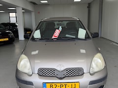 Toyota Yaris - 1.0 VVT-i Idols