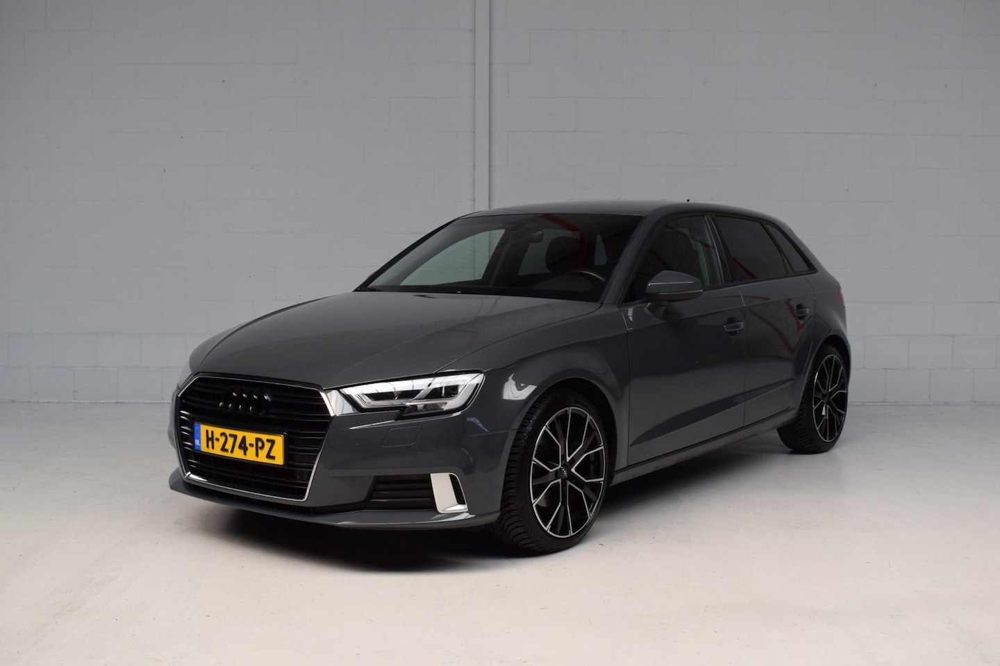 Audi A3 Sportback - 35 TFSI CoD Advance ORG.NED / VIRTUAL / NAP / CAMERA / DYNAMISCHE LICHTEN / KEYLESS - AutoWereld.nl