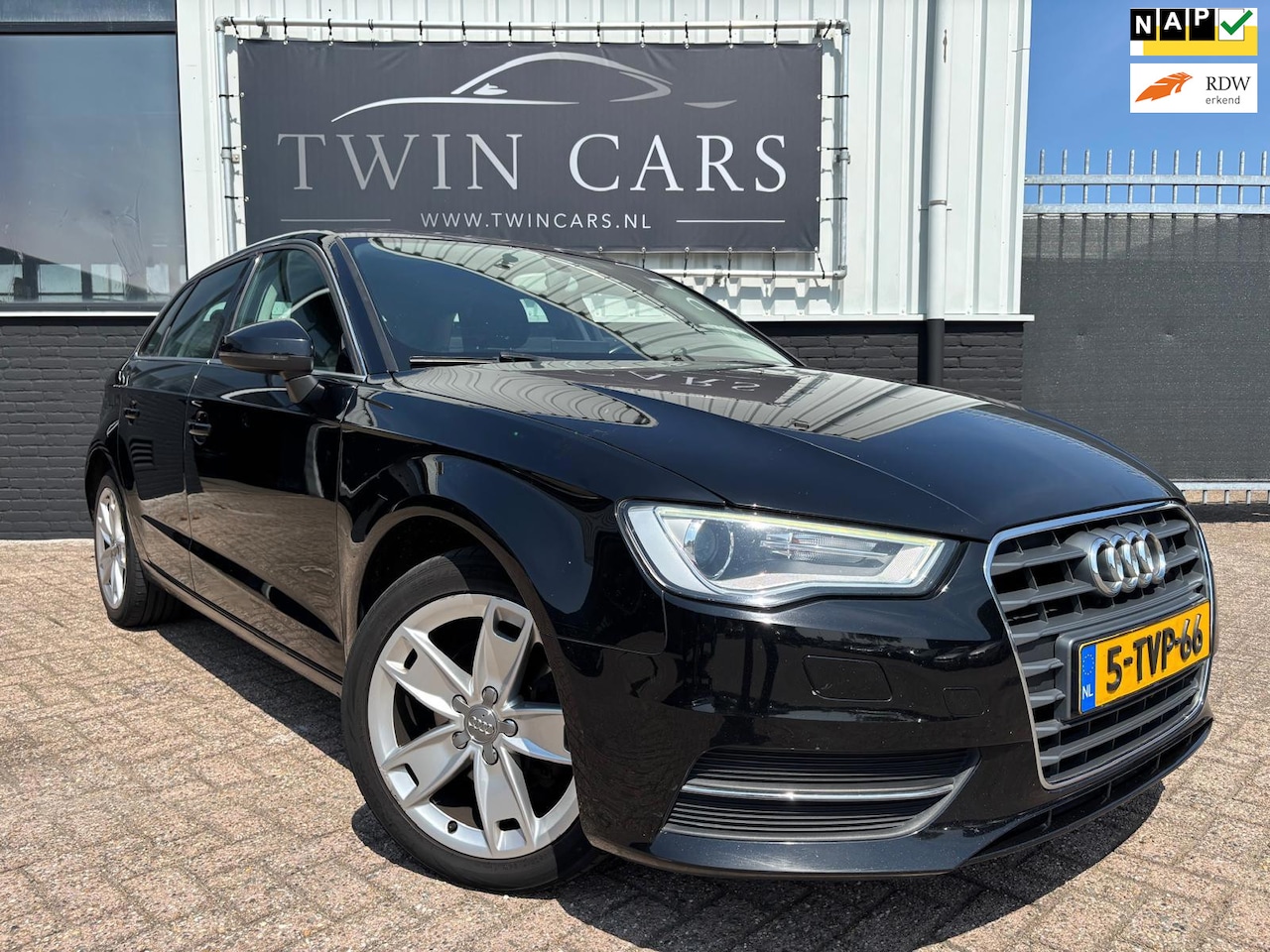 Audi A3 Sportback - 1.2 TFSI Attraction Pro Line plus 1.2 TFSI Attraction Pro Line plus 5drs Navi Airco - AutoWereld.nl
