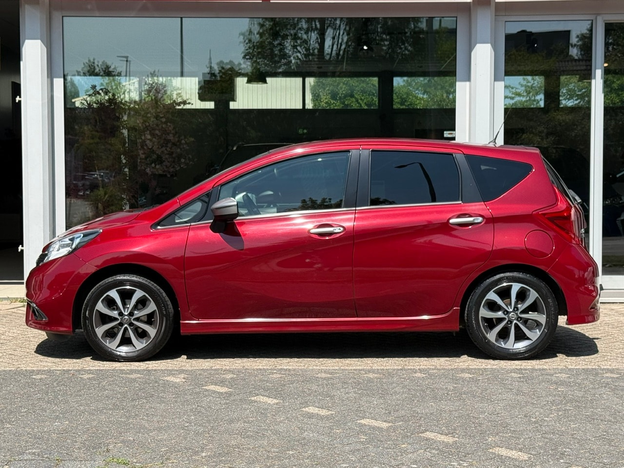 Nissan Note - 1.2 80pk N-TEC | Trekhaak | Navigatie | Camera | Cruise Control | Keyless - AutoWereld.nl