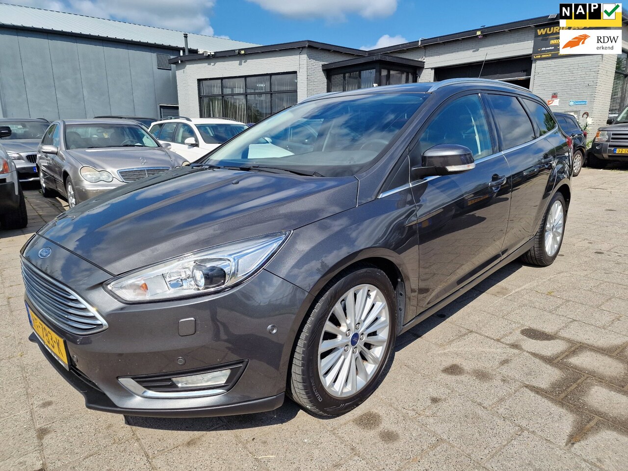 Ford Focus Wagon - 1.5 Titanium Edition/Apk 22-10-2026 - AutoWereld.nl