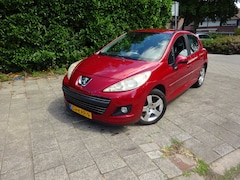 Peugeot 207 - MET NAVIGATIE, AIRCO & JAAR APK