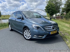Mercedes-Benz B-klasse - 180 Ambition|Trekhaak|PDC|Airco|Cruise