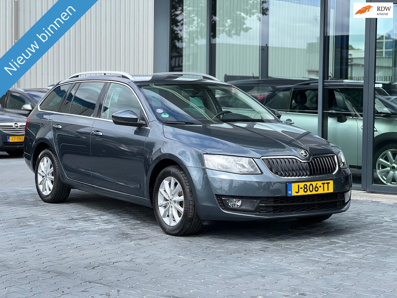 Skoda Octavia Combi - 1.2 TSI GREENTECH STYLE AIRCO NAVI LMV - AutoWereld.nl