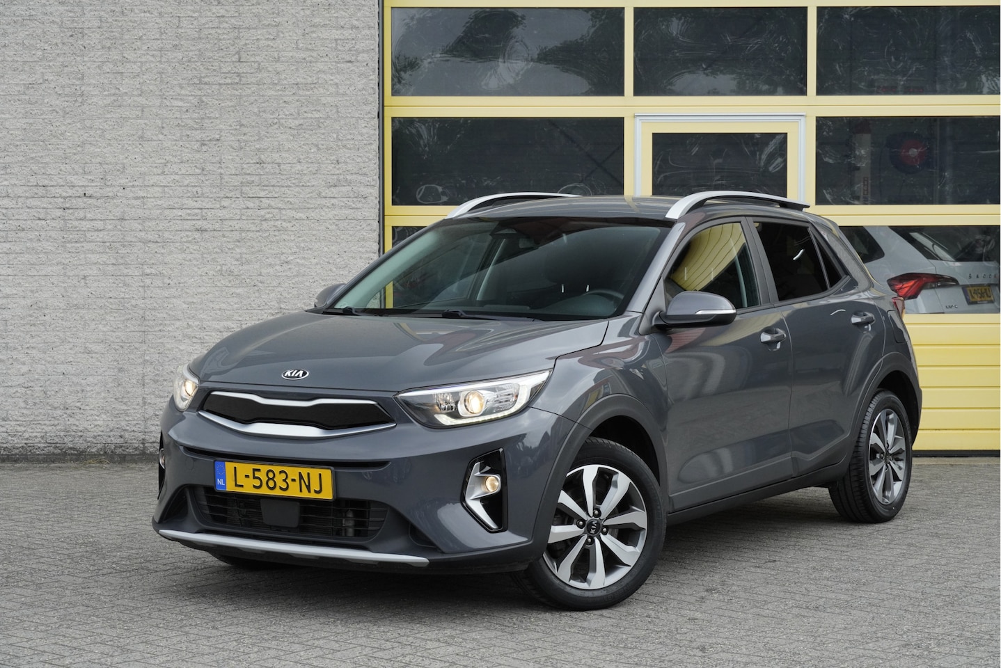 Kia Stonic - 1.0 T-GDi MHEV DynamicPlusLine BJ2021 Lmv 16" | Led | Pdc | Keyless entry | Achteruitrijca - AutoWereld.nl