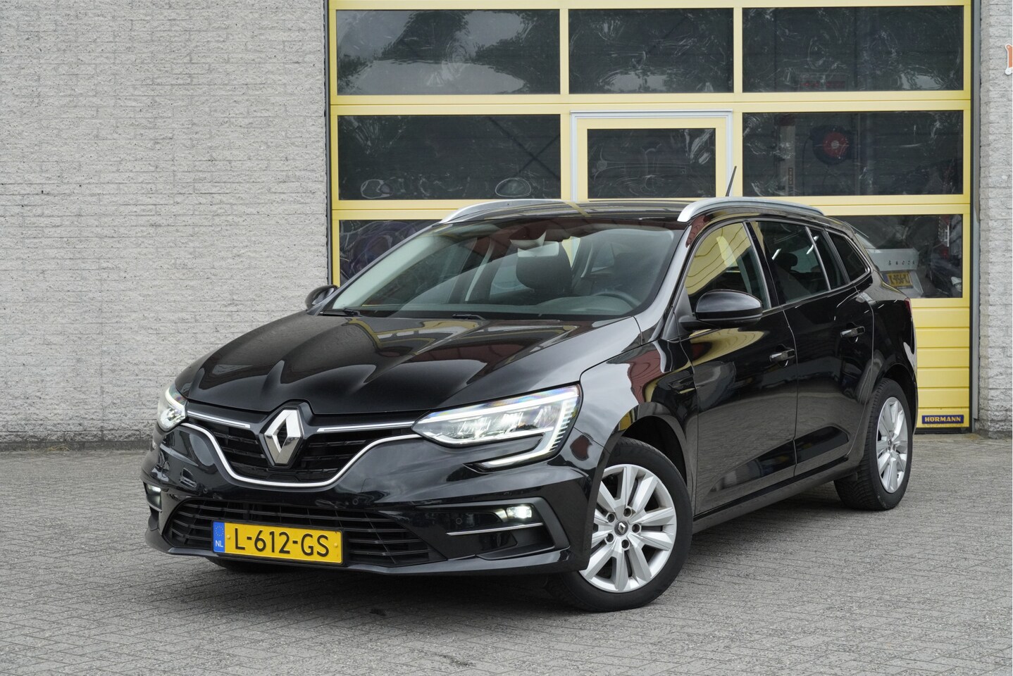 Renault Mégane Estate - 1.3 TCe Business Zen BJ2021 Led V+A | Dynamische knipperlichten | Pdc | Trekhaak | App-Con - AutoWereld.nl