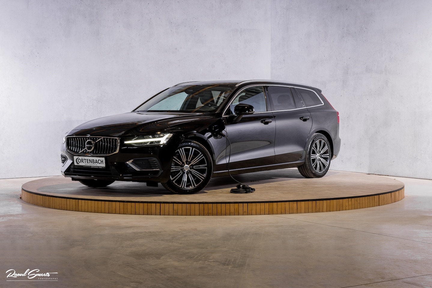 Volvo V60 - 2.0 T6 Plug-in hybrid AWD Core Bright Long Range | Adaptieve cruise | Blis | Memory | Lede - AutoWereld.nl