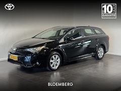 Toyota Avensis Touring Sports - 1.8 VVT-i Aspiration | Trekhaak | Navigatie | Camera |