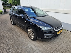 Ford Focus Wagon - 1.6-16V Futura