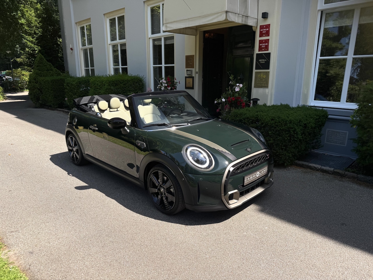 MINI Cabrio - 2.0 Cooper S Resolute Edition - AutoWereld.nl