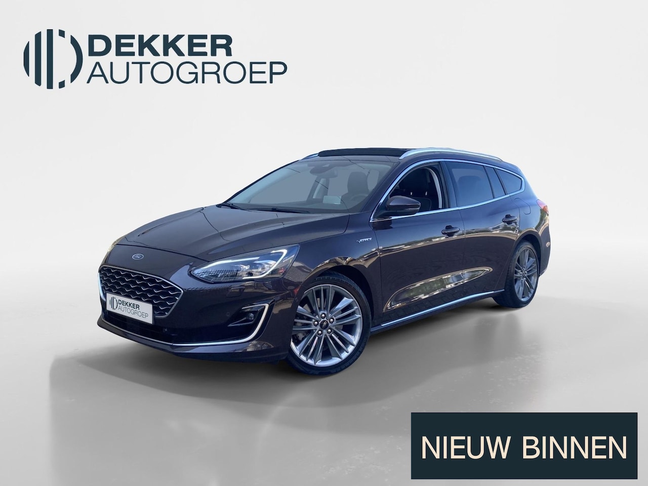 Ford Focus Wagon - 1.0 EcoBoost 125 pk Vignale Wagon Panoramadak - Design Pack - Winter Pack - Lederen bekled - AutoWereld.nl