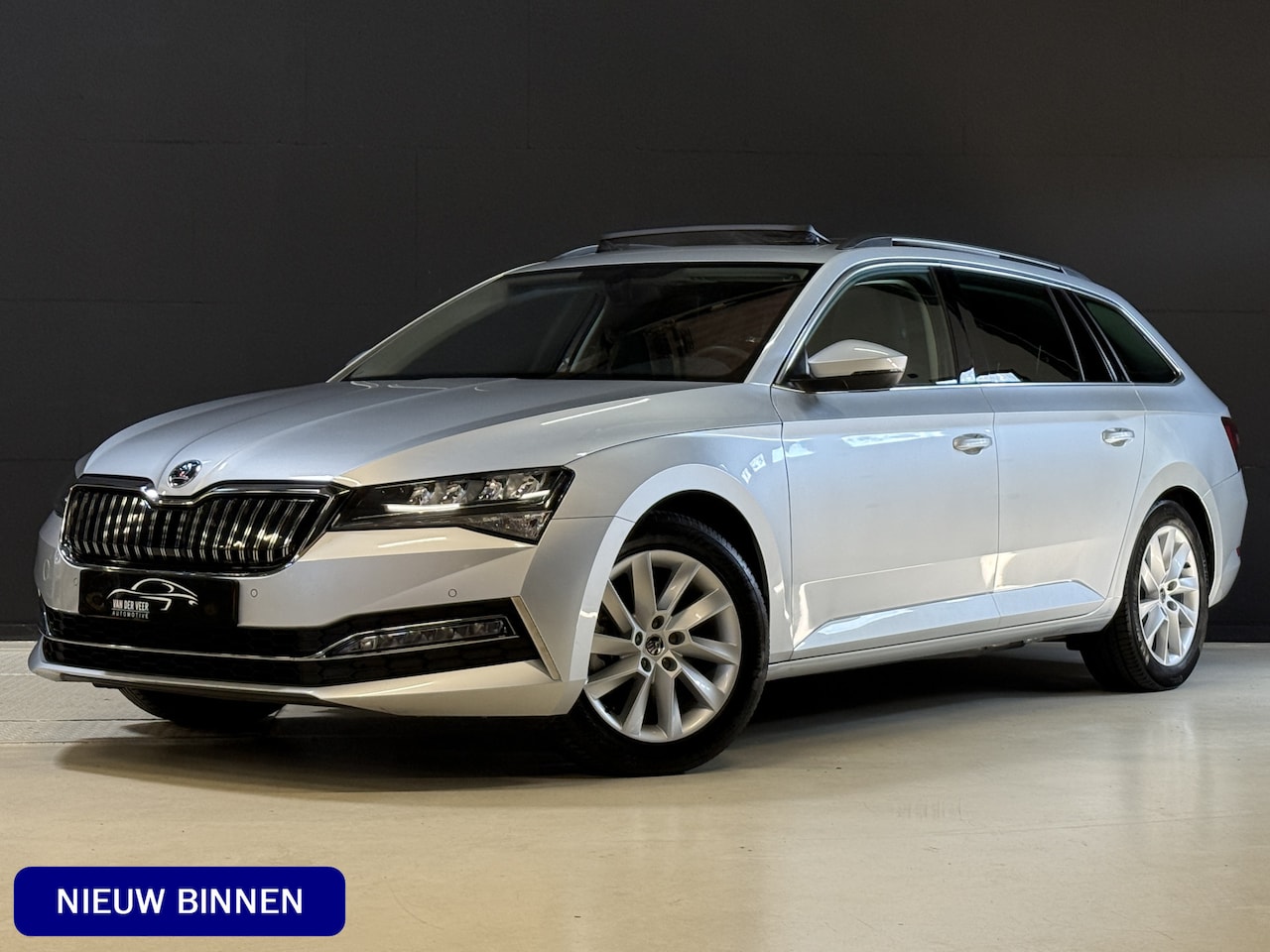 Skoda Superb Combi - 1.4 TSI iV Business Edition Plus | Panoramadak | Crystal Light | Apple Carplay - AutoWereld.nl