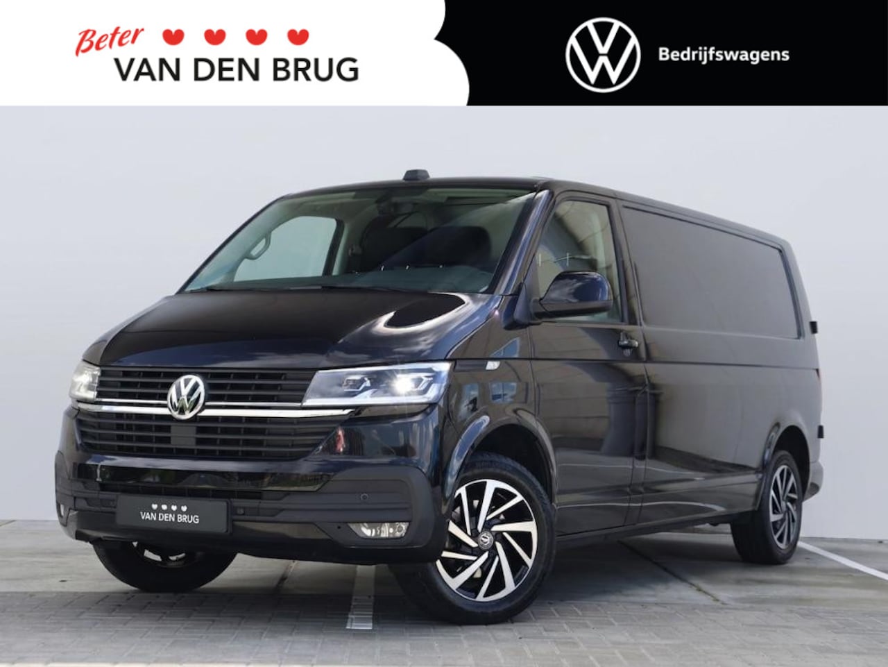 Volkswagen Transporter - 2.0 TDI 150 pk DSG L2H1 Highline | Navigatie | Airco | Cruise control | Camera | LED | App - AutoWereld.nl