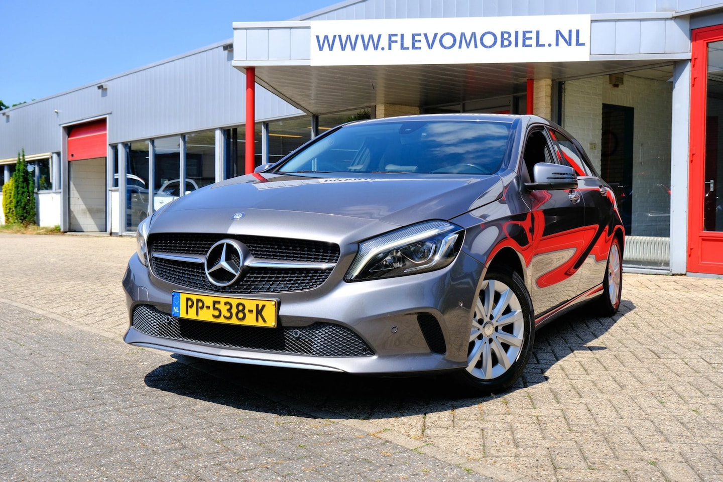 Mercedes-Benz A-klasse - 160 Ambition Aut. Navi|Half Leder|LED|LMV - AutoWereld.nl