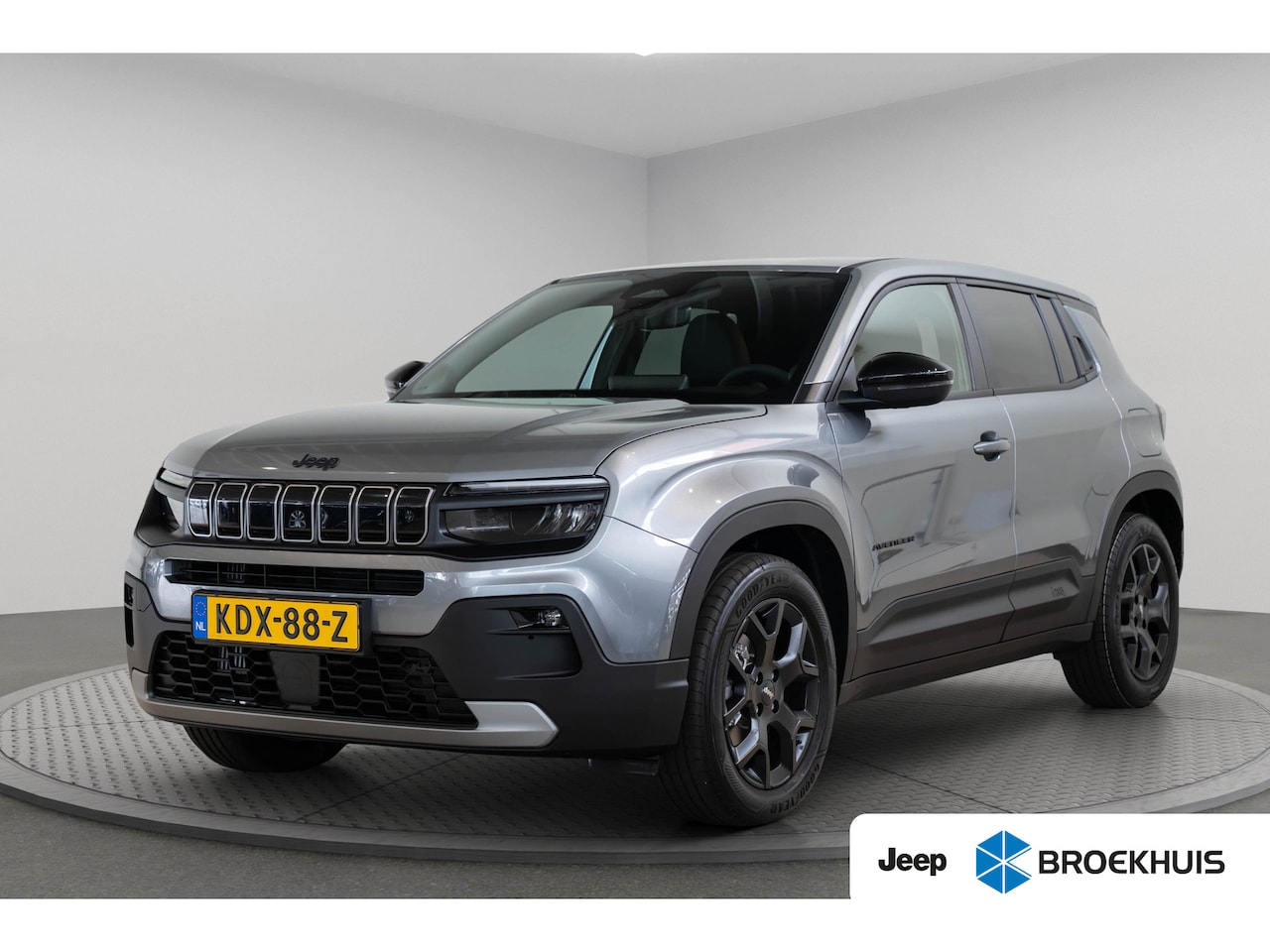 Jeep Avenger - 1.2 e-Hybrid Black Edition | Tot 8 Jaar Garantie | Camera | El. Achterklep | Navigatie | C - AutoWereld.nl