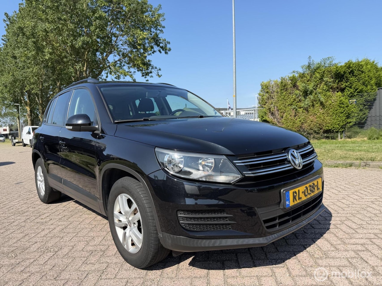 Volkswagen Tiguan - 1.4 TSI Comfort&Design Edition - AutoWereld.nl
