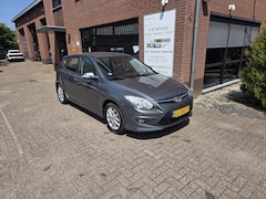 Hyundai i30 - 1.4i i-Motion Business,