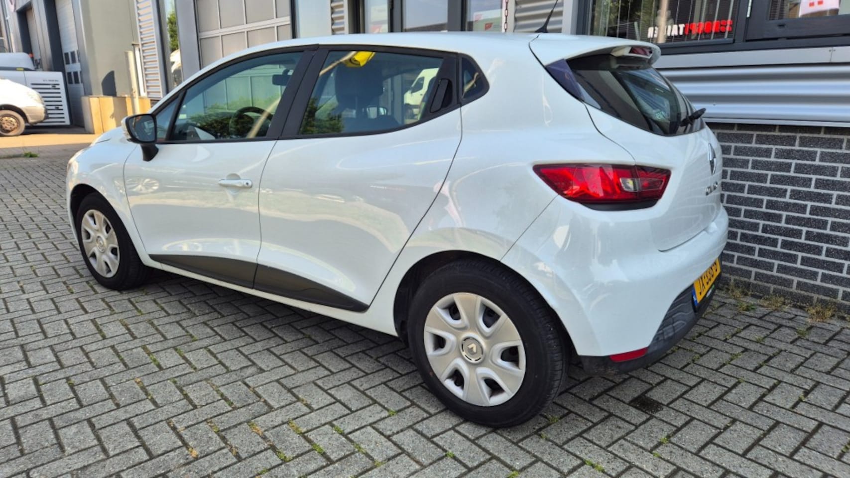 Renault Clio - 0.9TCe Expression AIRCO NAVI CRUISE CONTROL 48000KM MAP - AutoWereld.nl