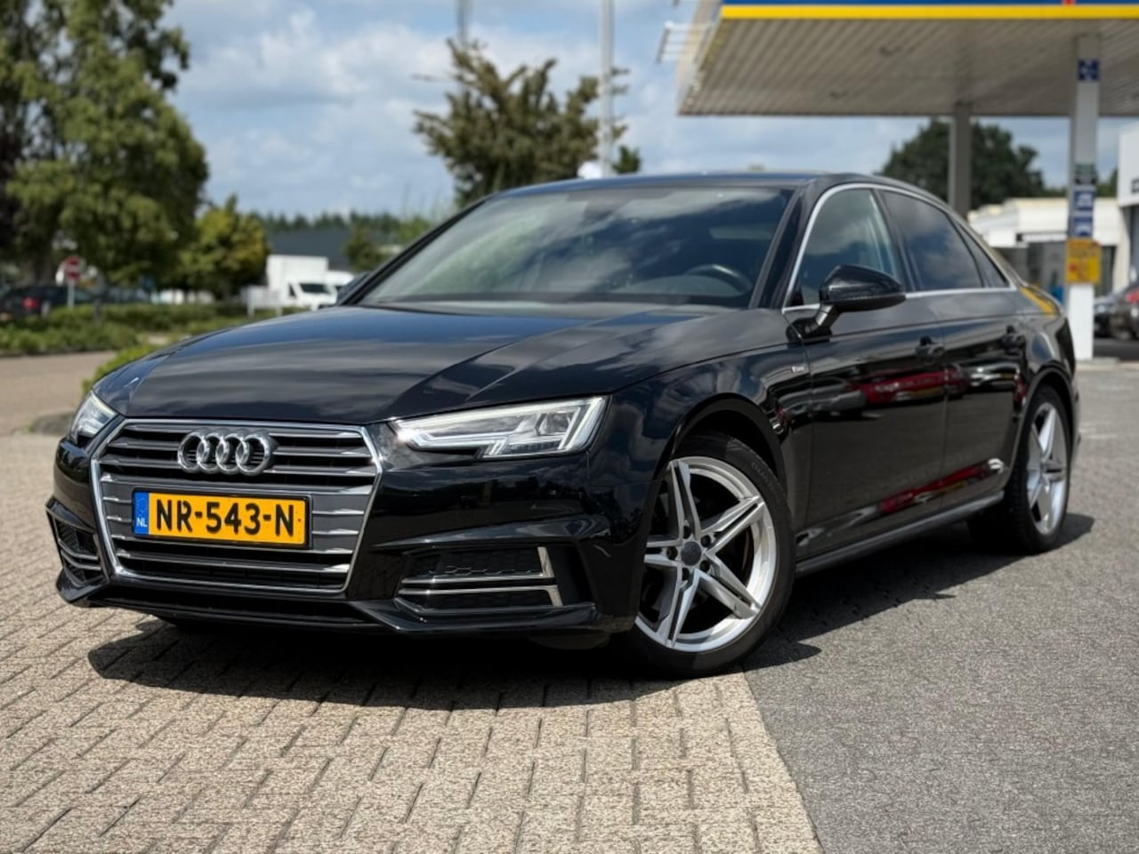 Audi A4 - 2.0 TFSI A/T 140KW S-LINE VIRTUAL DASHBOARD NL-AUTO - AutoWereld.nl