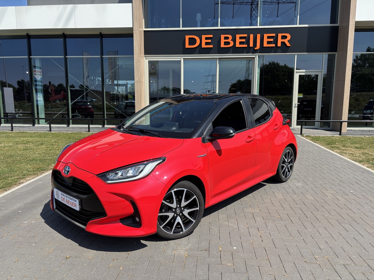 Toyota Yaris - 1.5 Hybrid Launch Edition Camera I Carplay I All seasonbanden - AutoWereld.nl
