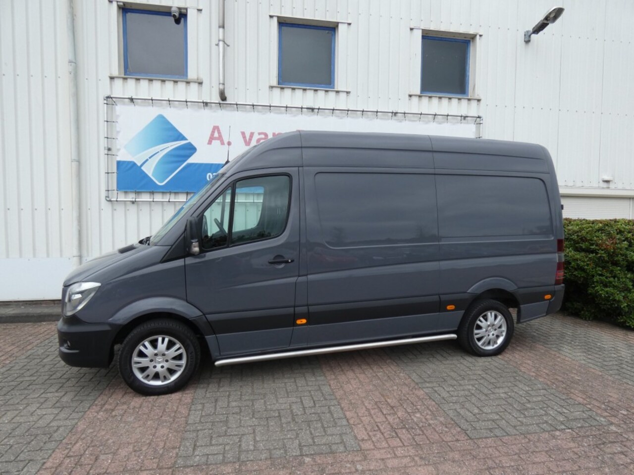 Mercedes-Benz Sprinter - 319 3.0 V6 CDI 366 Automaat,Navi,Trhaak - AutoWereld.nl