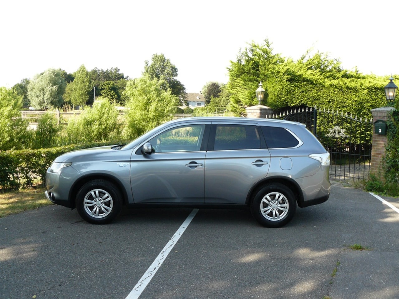Mitsubishi Outlander - 2.0 PHEV Business Edition X-Line 2.0 PHEV Business Edition X-Line - AutoWereld.nl