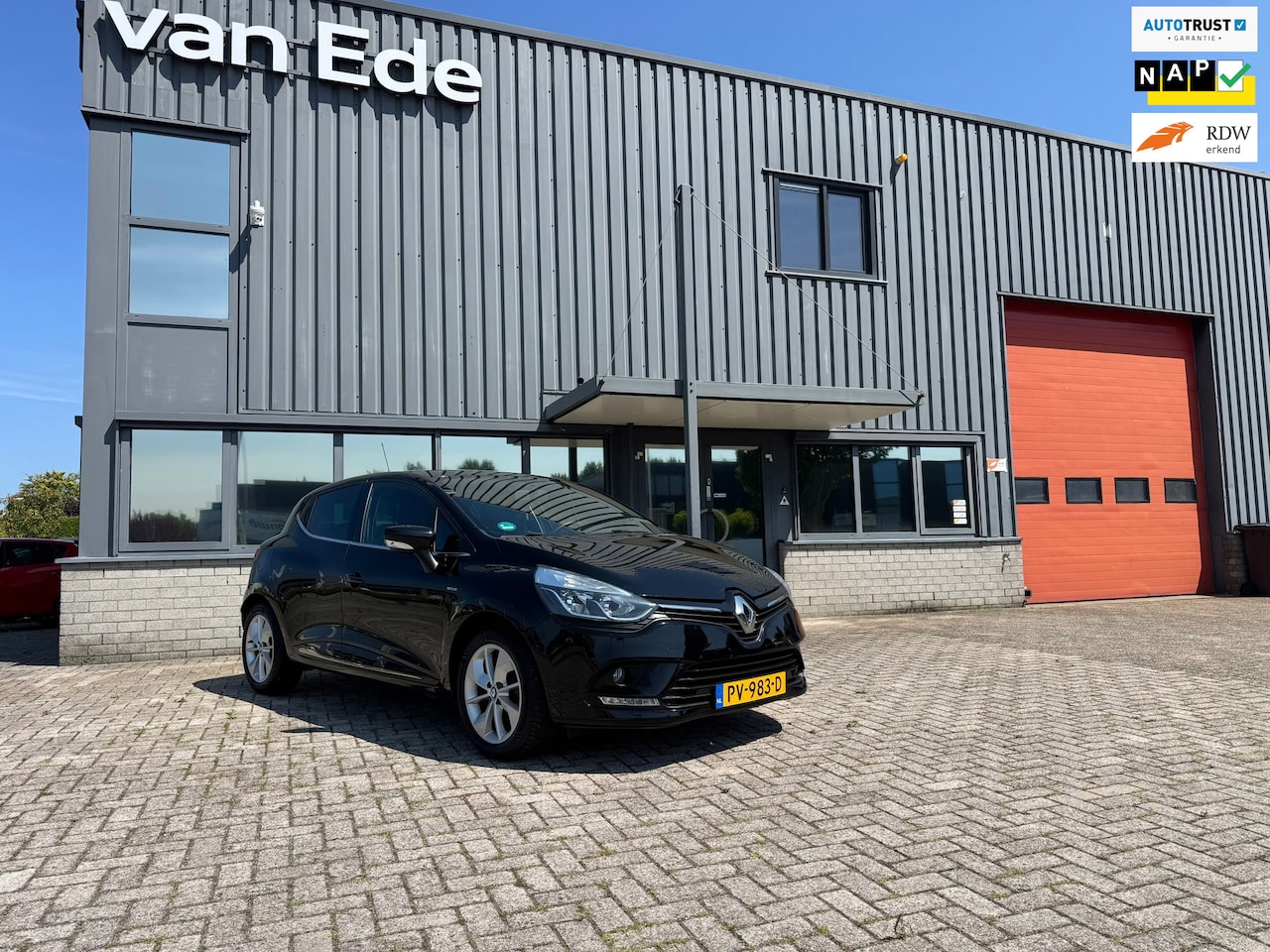 Renault Clio - 0.9 TCe Limited Airco Navi Cruise 5drs - AutoWereld.nl