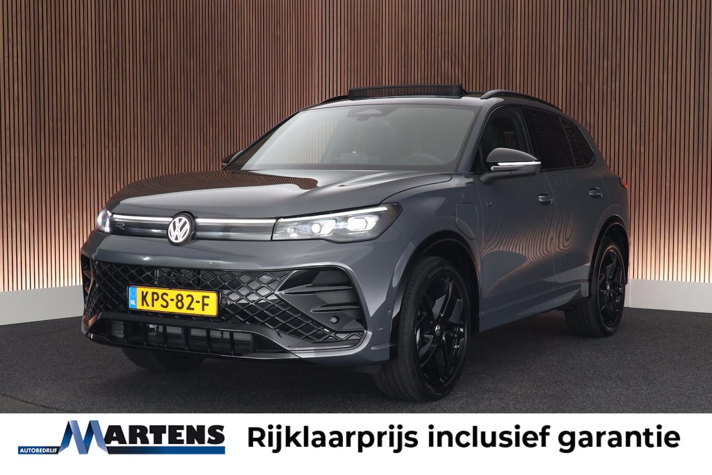 Volkswagen Tiguan - 1.5 eHybrid 272pk R-Line Edition Black Style Leder Trekhaak 360Camera HUD Keyless Massage - AutoWereld.nl