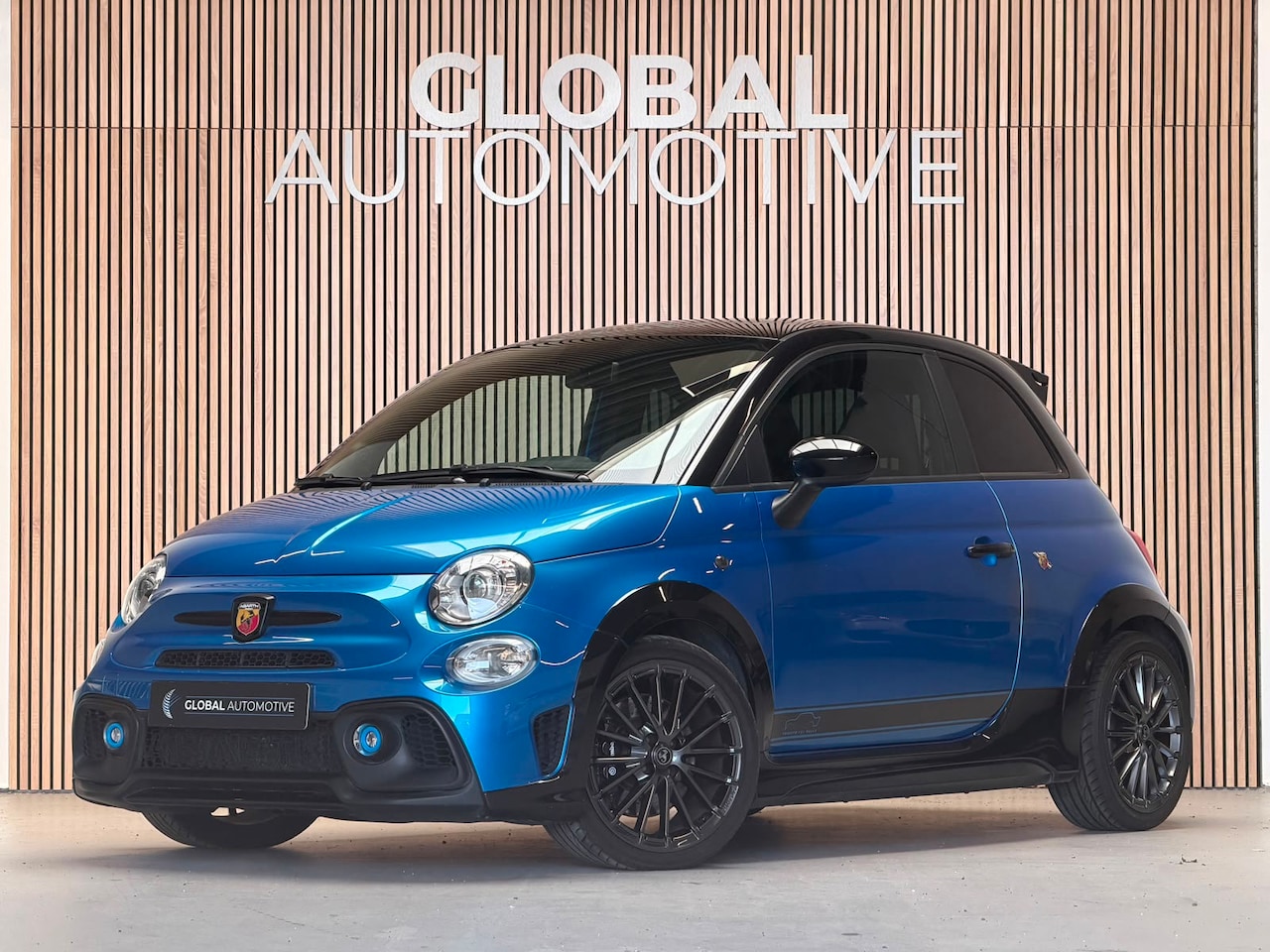 Abarth 695 - Competizione Turbo Tributo 131 Rally - SABELT - BEATS - ALCANTARA - AutoWereld.nl