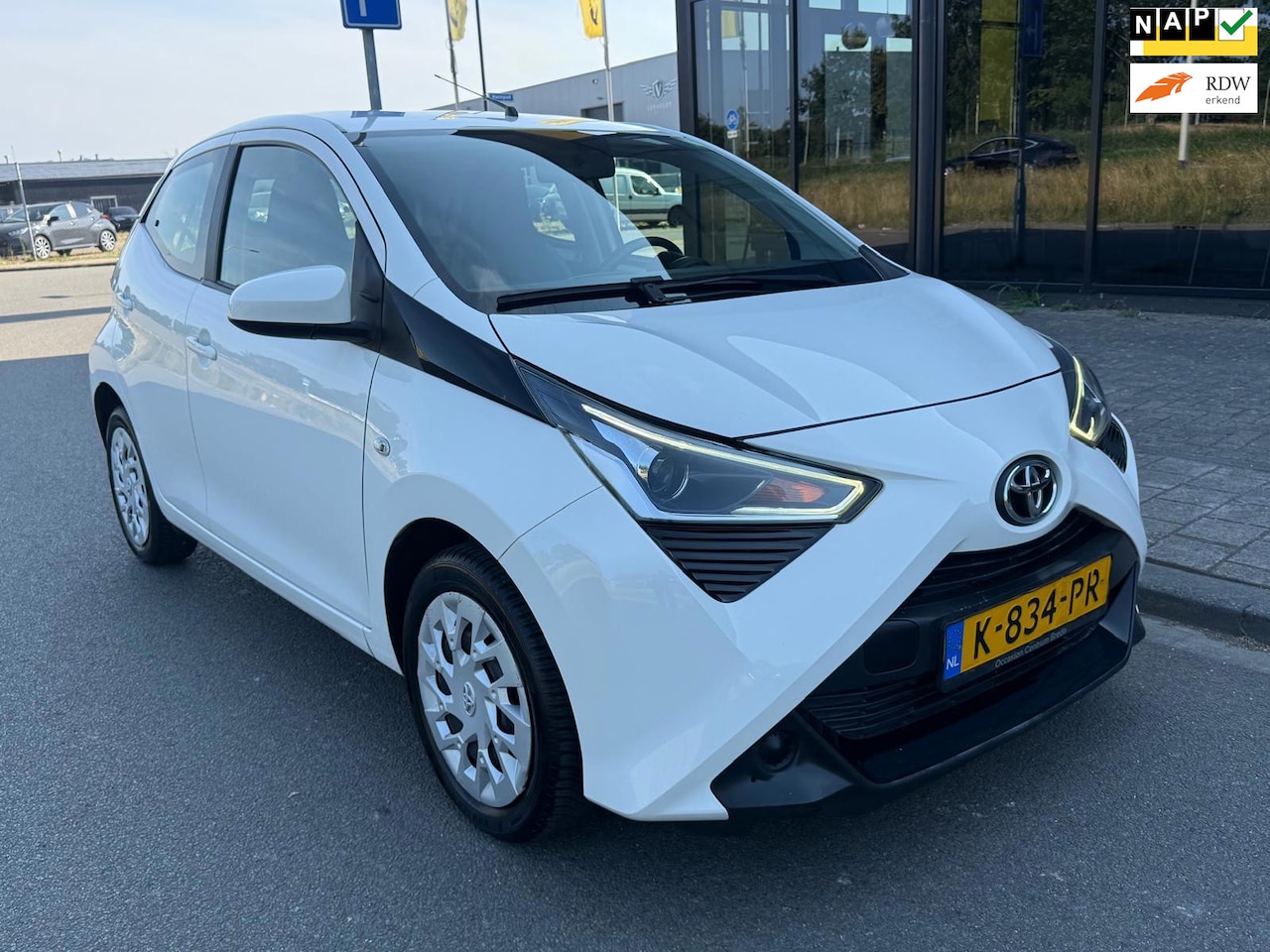 Toyota Aygo - 1.0 VVT-i x-play/Airco/Camera/Cruise/bleutooth - AutoWereld.nl